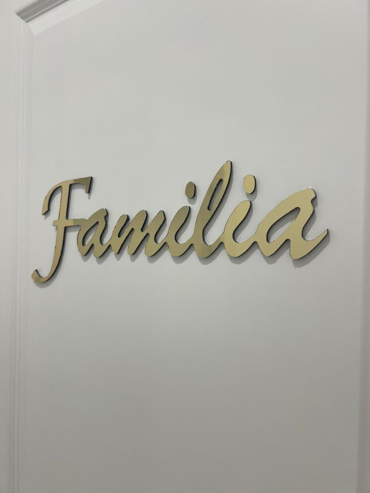 فندق Familia نابولي المظهر الخارجي الصورة